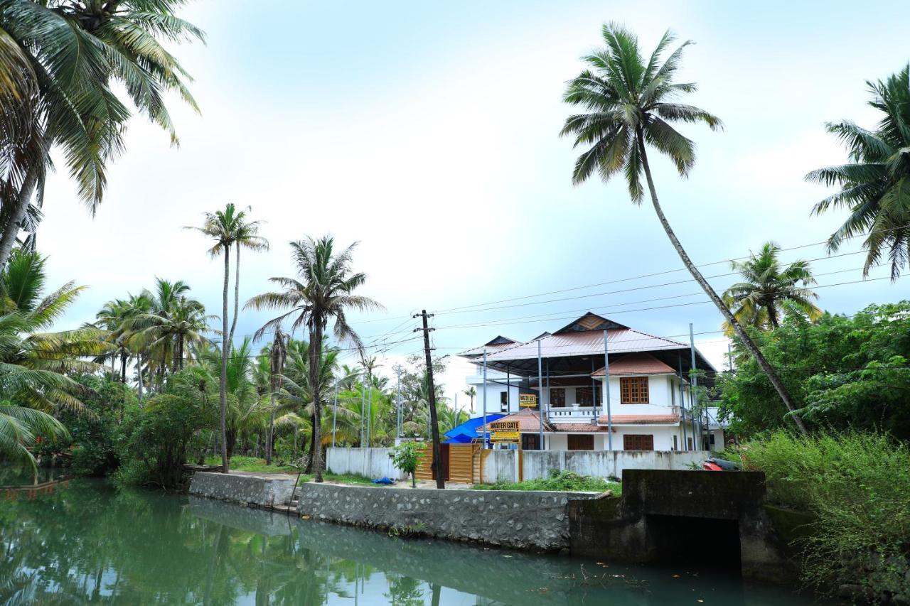 Water Gate Tourist Home And Resorts Mundrothuruth Extérieur photo