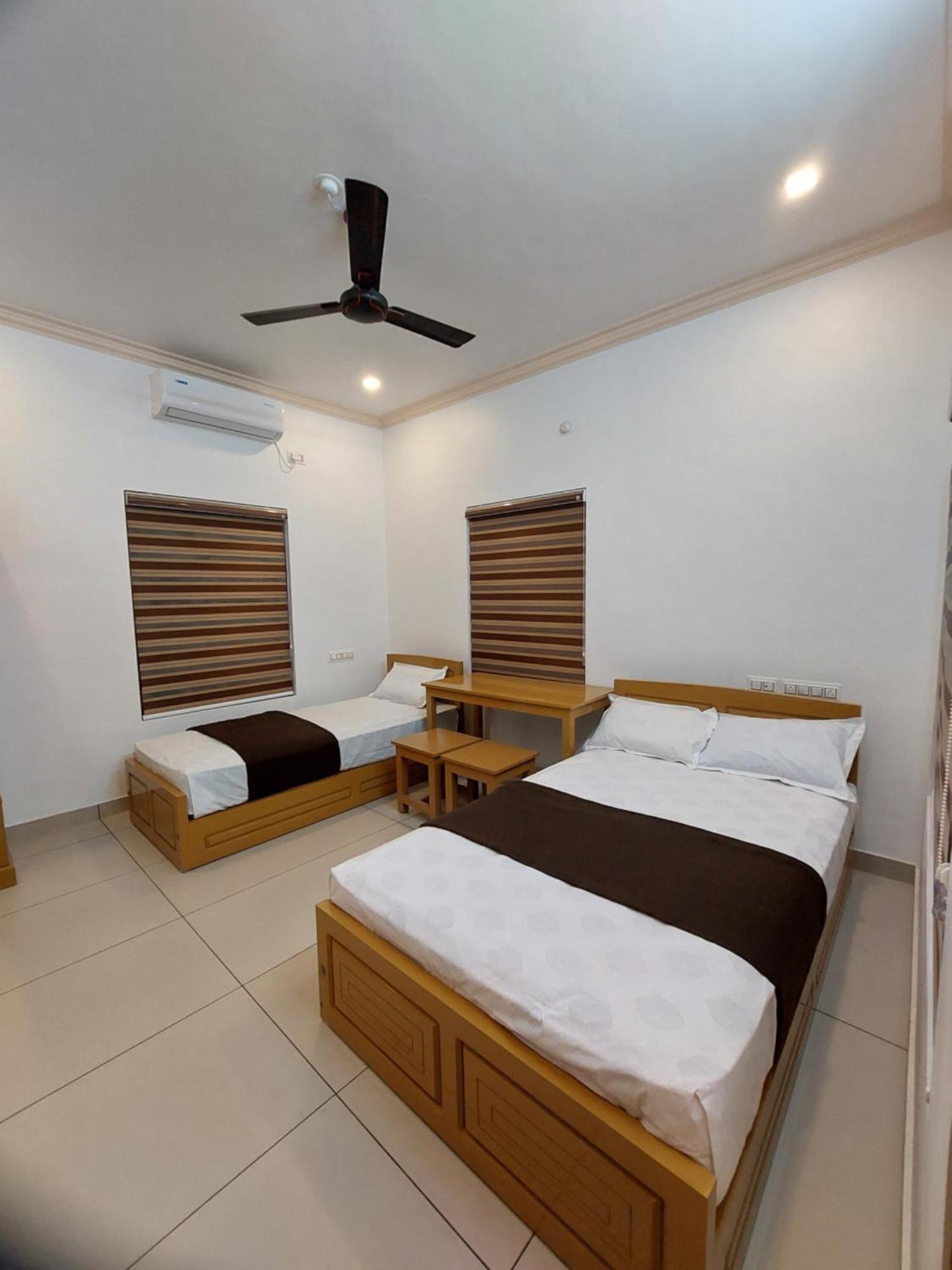 Water Gate Tourist Home And Resorts Mundrothuruth Extérieur photo
